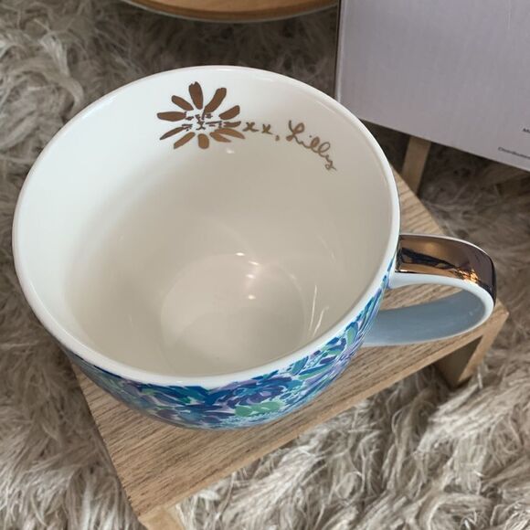 Set Of 2 Lilly Pulitzer Ceramic 12oz Mugs Blue Floral Design With Original Box - Picture 14 of 17